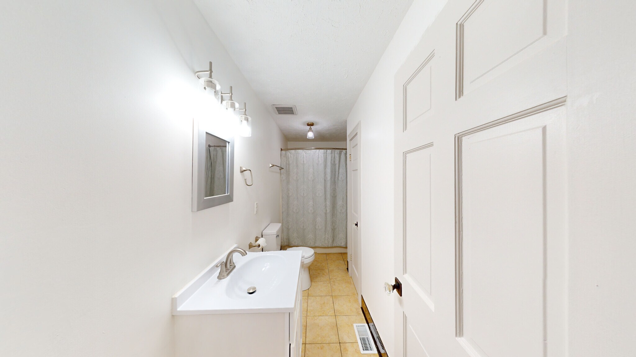 Downstairs bath - 1004 Belmont Ave