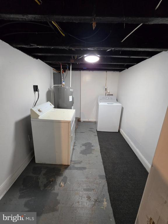 Building Photo - 5723 N Beechwood St