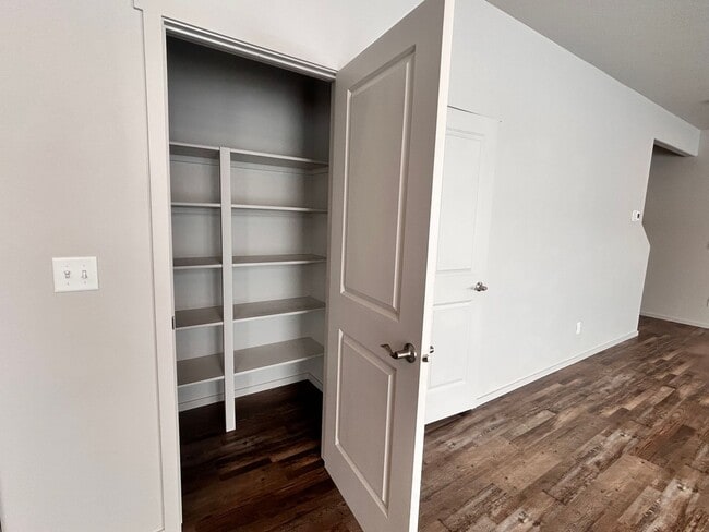 Building Photo - Stunning 3 Bed, 2.5 Bath Home in Spokane Valley!