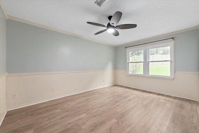 Building Photo - 106 Wind Creek Ln