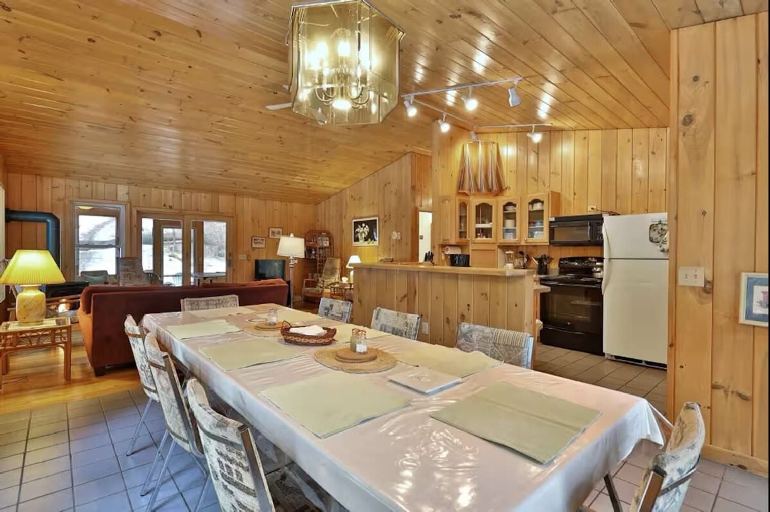 Building Photo - 4155 Lake Shore Dr