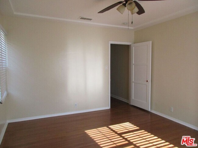 Building Photo - 5108 Valley Ridge Ave