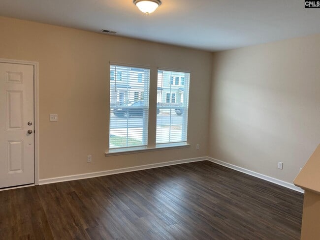 Building Photo - 421 Sharptail Dr