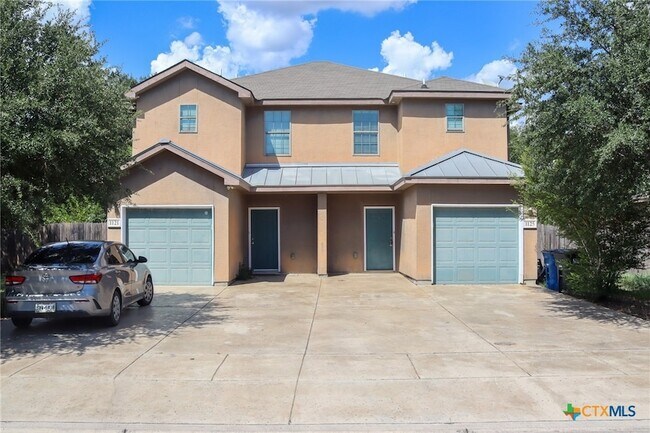 Primary Photo - 1125 Brown Rock Dr