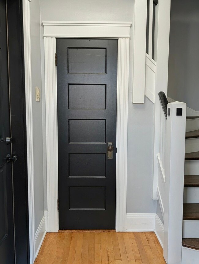 Building Photo - 3334 S May St