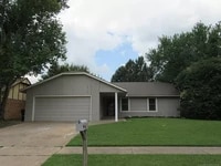 Building Photo - 5716 S Elm Ave