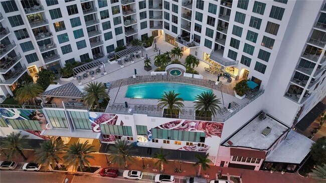 Building Photo - 111 S Pineapple Ave