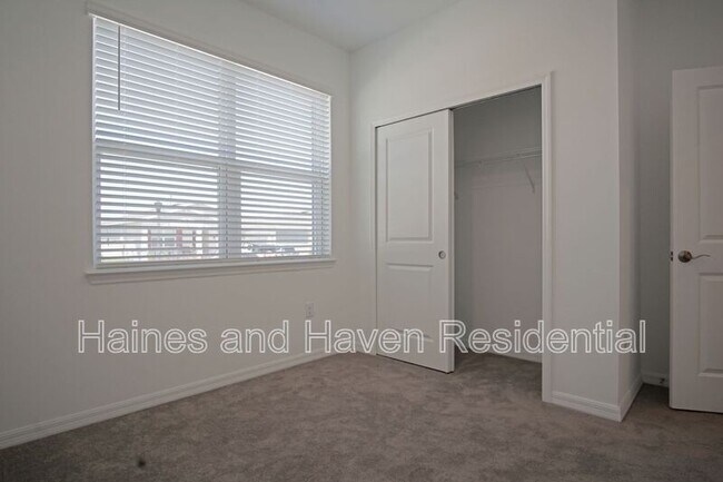 Building Photo - 1315 Normandy Dr