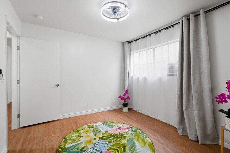 Building Photo - 13050 Dronfield Ave