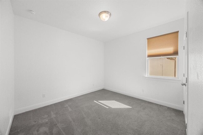 Building Photo - 5501 La Canada Wy