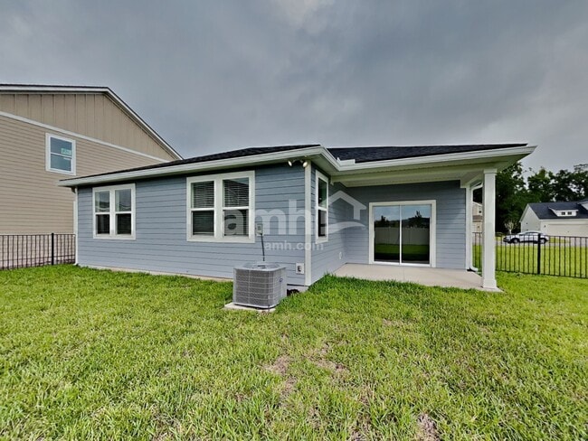 Building Photo - 240 Banyan Frst Dr