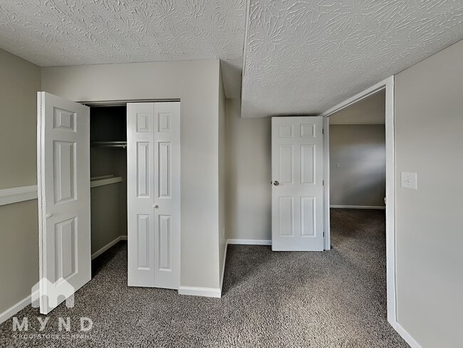 Building Photo - 849 Upwoods Dr