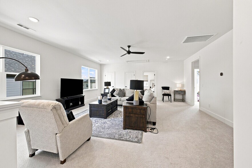 Building Photo - 3324 Longport Ln