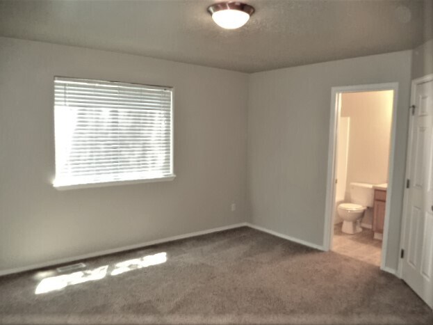 Building Photo - 11549 Roanoke Dr