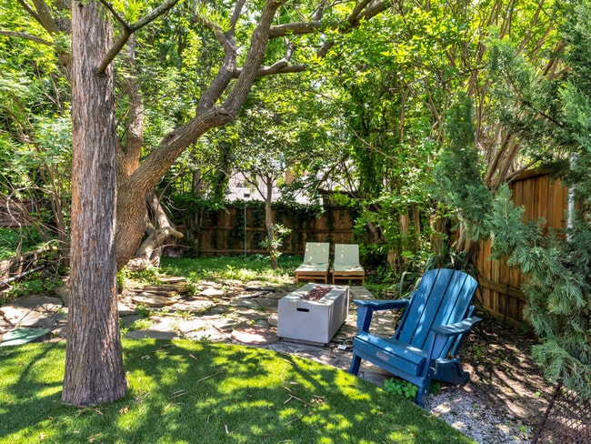 Building Photo - 3209 Normandy Dr