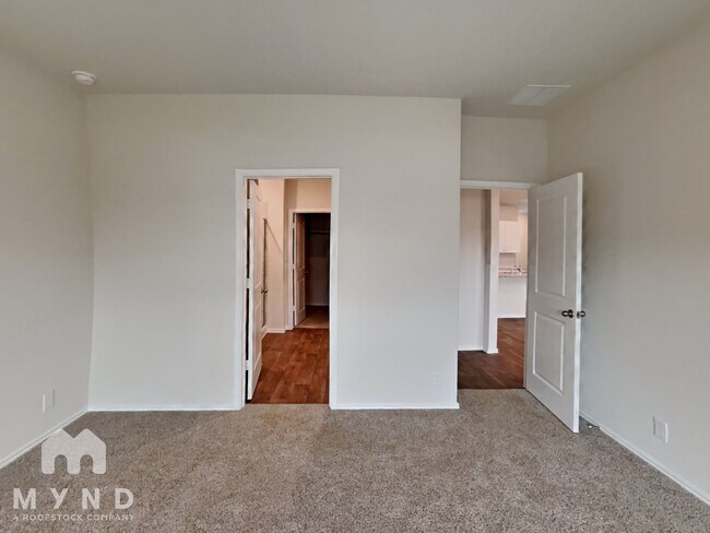 Building Photo - 5022 Front Nine Front