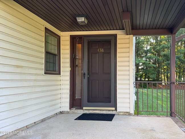 Building Photo - 438 Oak Knoll Dr