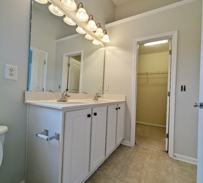 Building Photo - 153 Braeside Ct