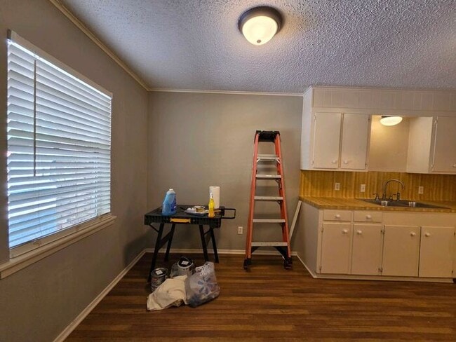 Building Photo - Spacious 2 Bedroom Duplex in Gilmer!