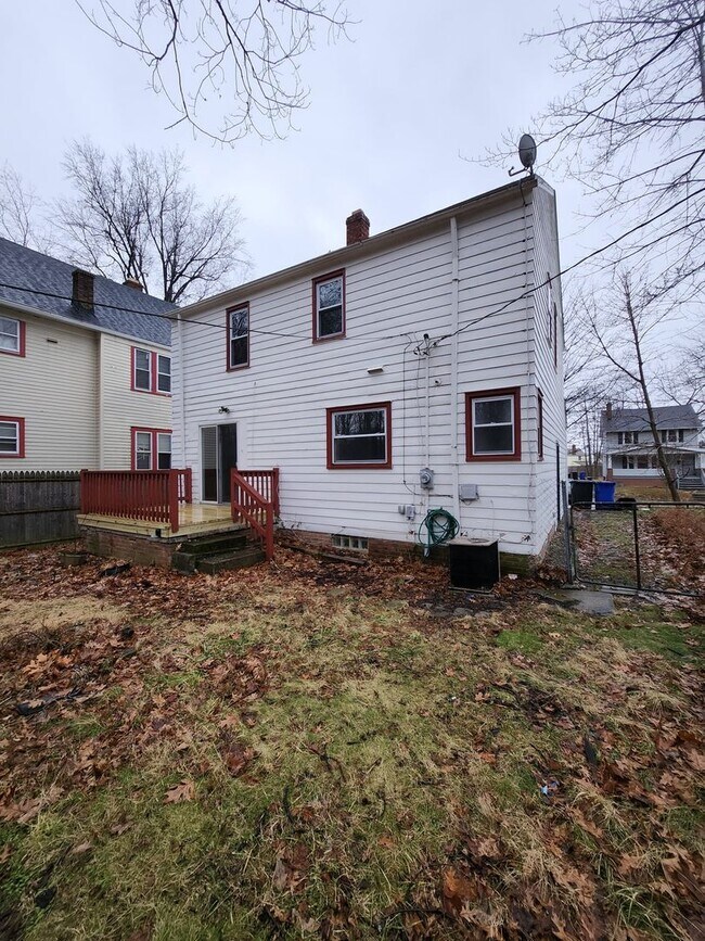 Building Photo - 2005 Hilton Rd