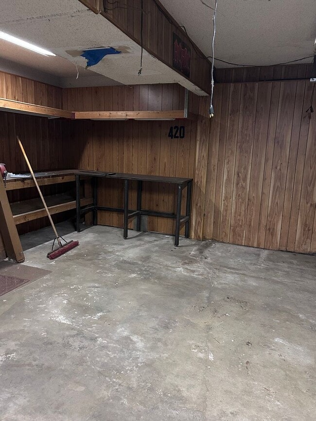 Building Photo - Updated 4BR Home in Renton's Victoria Park Neighborhood!