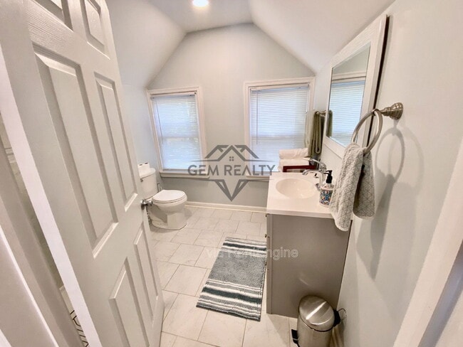 Building Photo - 3100 Stockton St