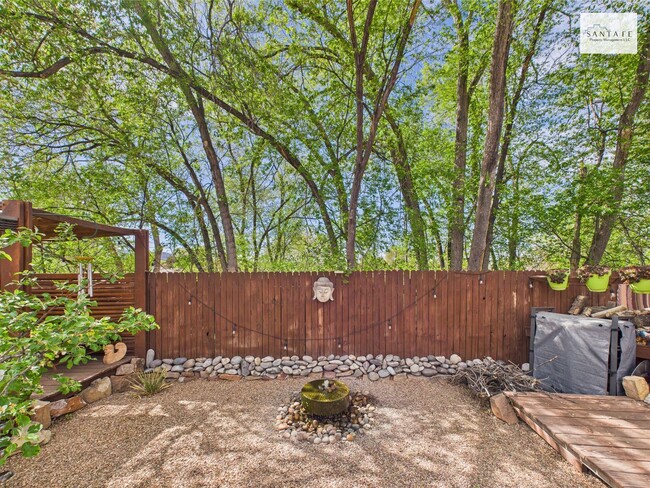 Building Photo - Beautifully Furnished and Equipped Propert...