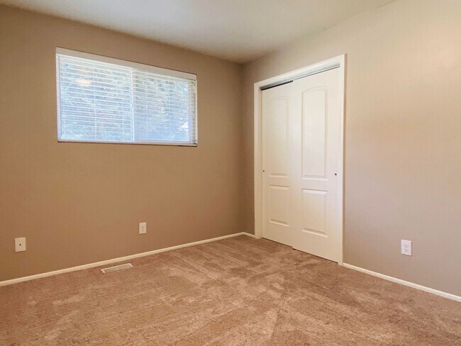 Building Photo - 3025 Little Cottonwood Rd