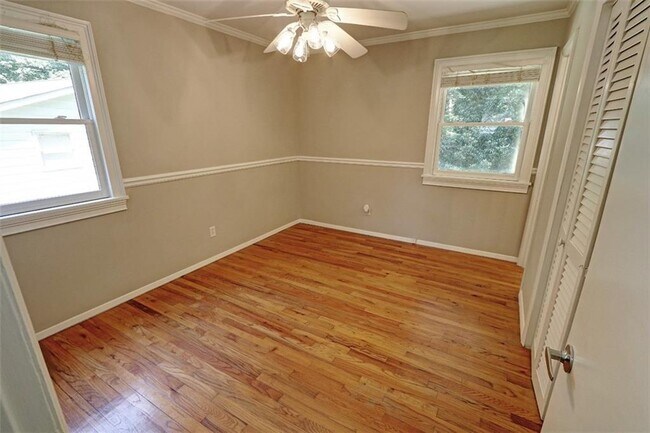 Building Photo - 2968 Fantasy Ln