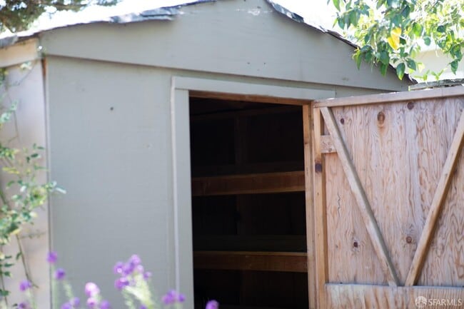 Building Photo - 2514 Alameda de las Pulgas