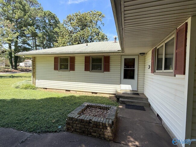 Building Photo - 1012 Strong St