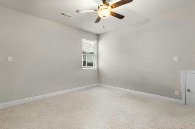 Building Photo - 2807 Woodland Ct