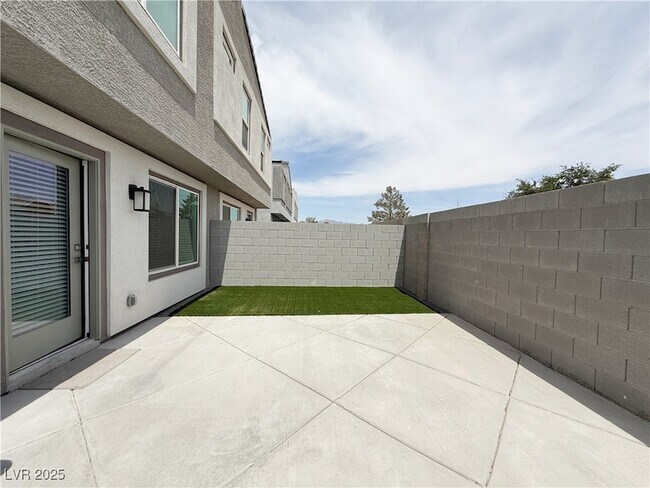 Building Photo - 4270 Lemay St