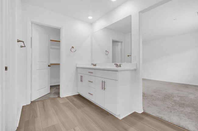 Building Photo - 19132 Ash Grv St