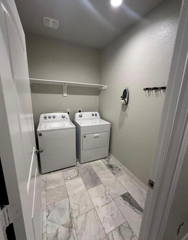 Building Photo - 22726 Palermo Rim Ln