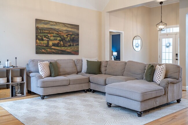 Building Photo - 350 Park Creek Ridge