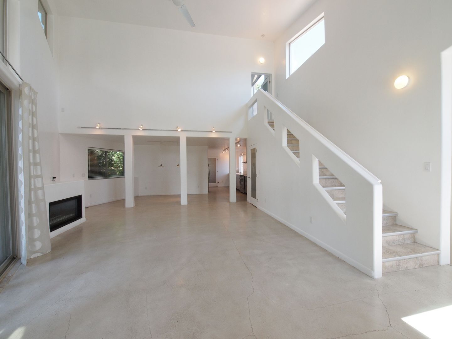 Building Photo - 430 Aspen Dr