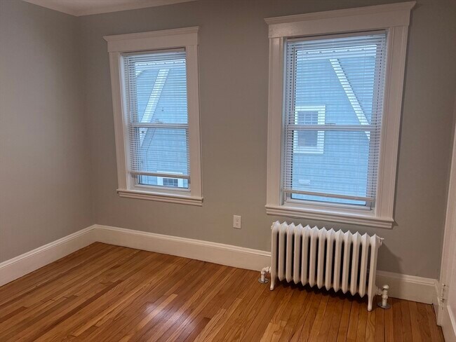 Building Photo - 227 Bellevue St