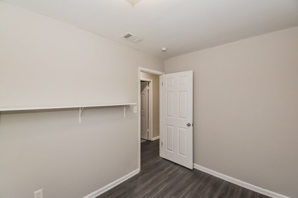 Building Photo - 8888 Northview Dr
