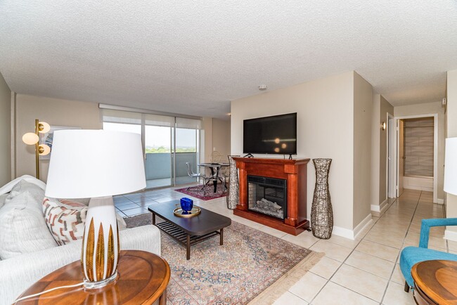 Building Photo - BEAUTIFUL 1-BEDROOM CONDO AT NORTHVIEW TOWER