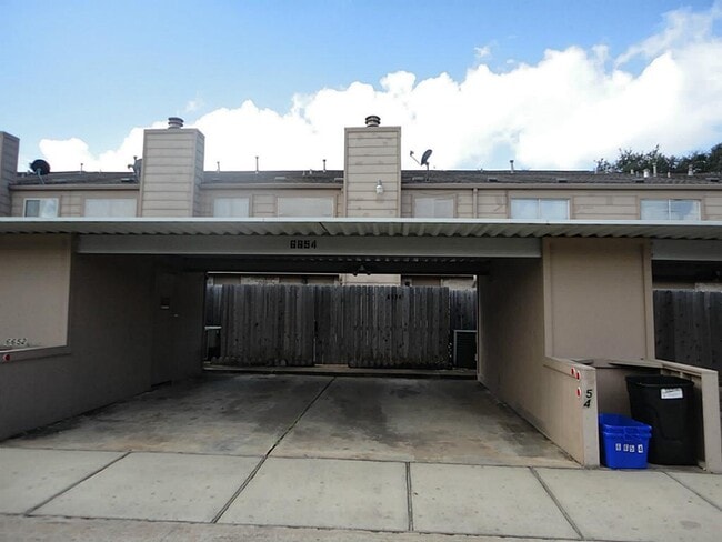 Building Photo - 6654 Montauk Dr