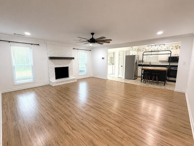 Building Photo - 1602 Bubbling Brook Dr
