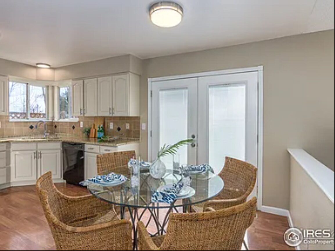 Building Photo - 1364 E Weldona Way