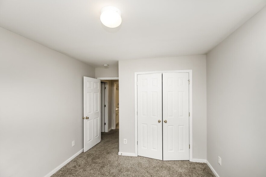 Building Photo - 713 Celeste Ln