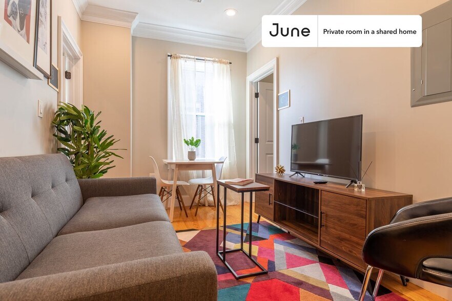 Building Photo - Room in Shared 3 bed/1 bath home