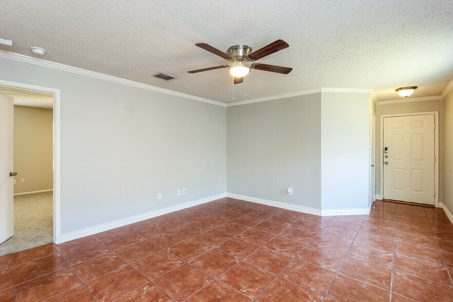 Building Photo - 4812 Waterford Dr