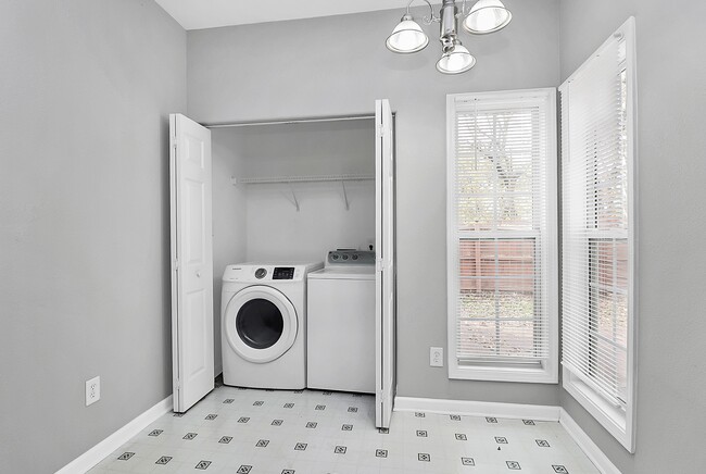 Building Photo - 141 Ross Moore Ave