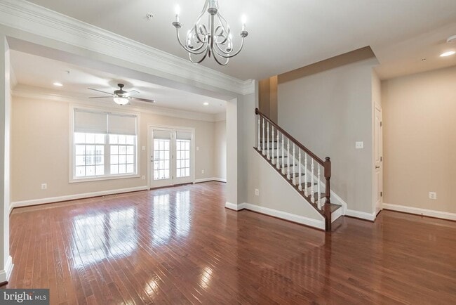 Building Photo - 513 Girard St