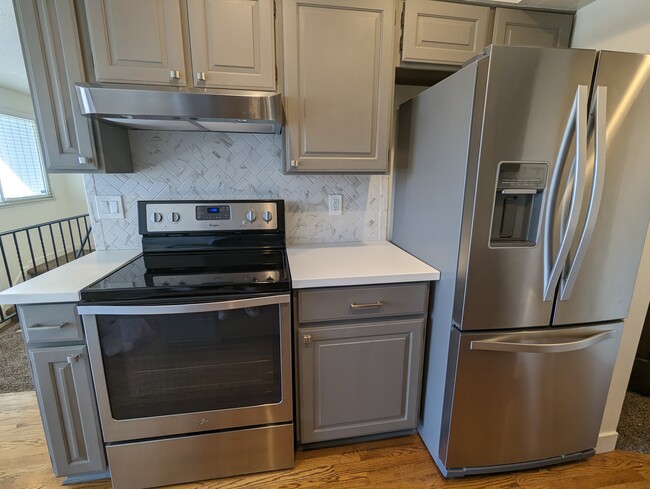 Kitchen Appliances - 1644 E 800 S