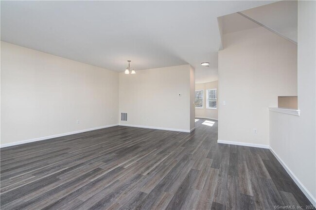 Building Photo - 27 Woodside Dr